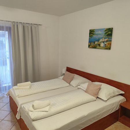 Szent Kristof Apartmanhotel Залаэгерсег Экстерьер фото
