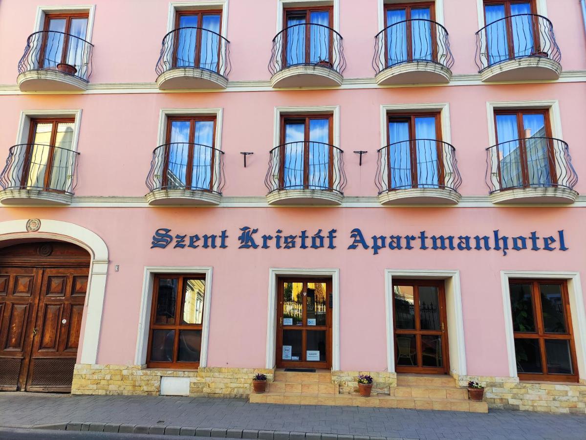 Szent Kristof Apartmanhotel Залаэгерсег Экстерьер фото
