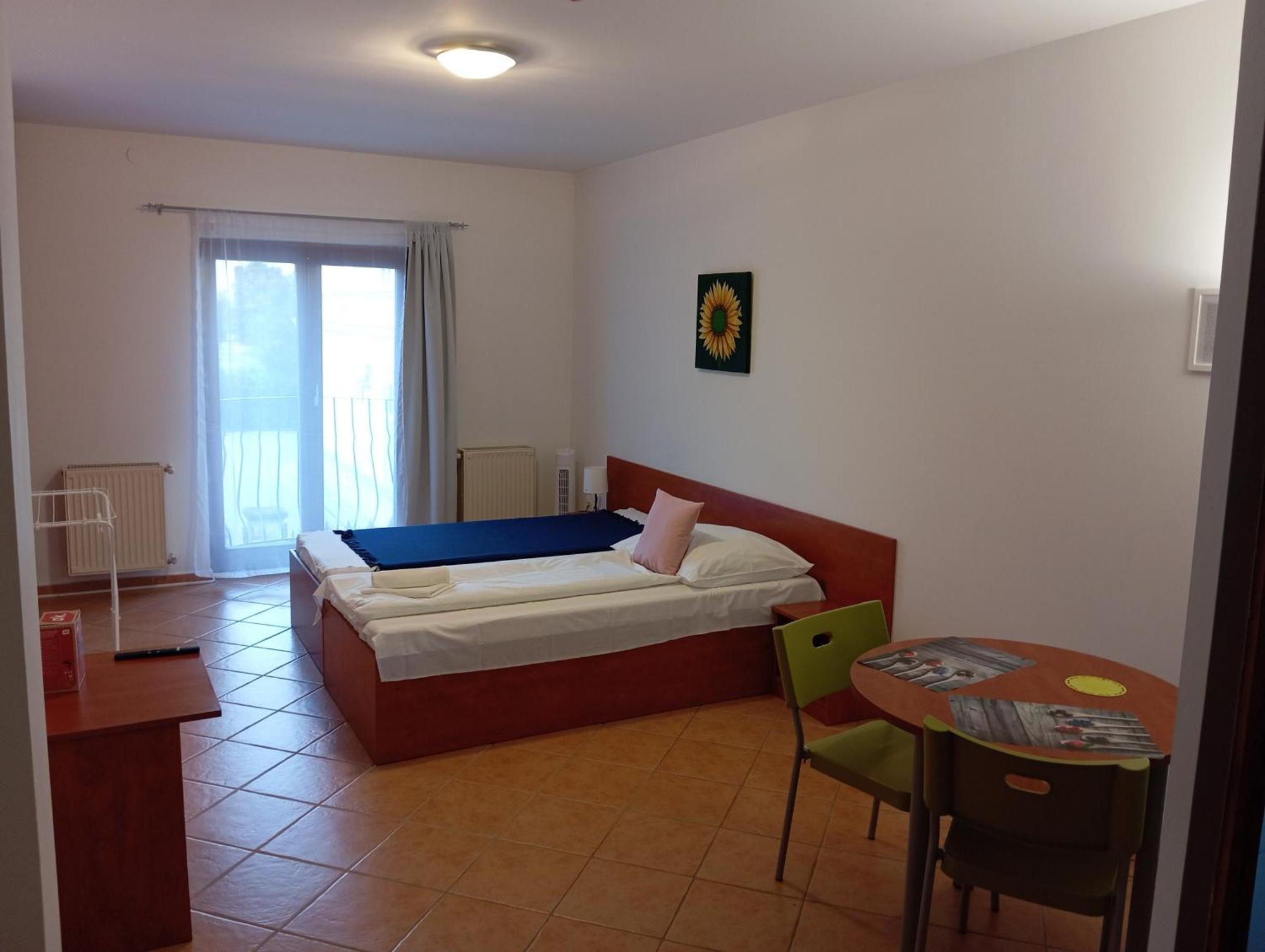 Szent Kristof Apartmanhotel Залаэгерсег Экстерьер фото