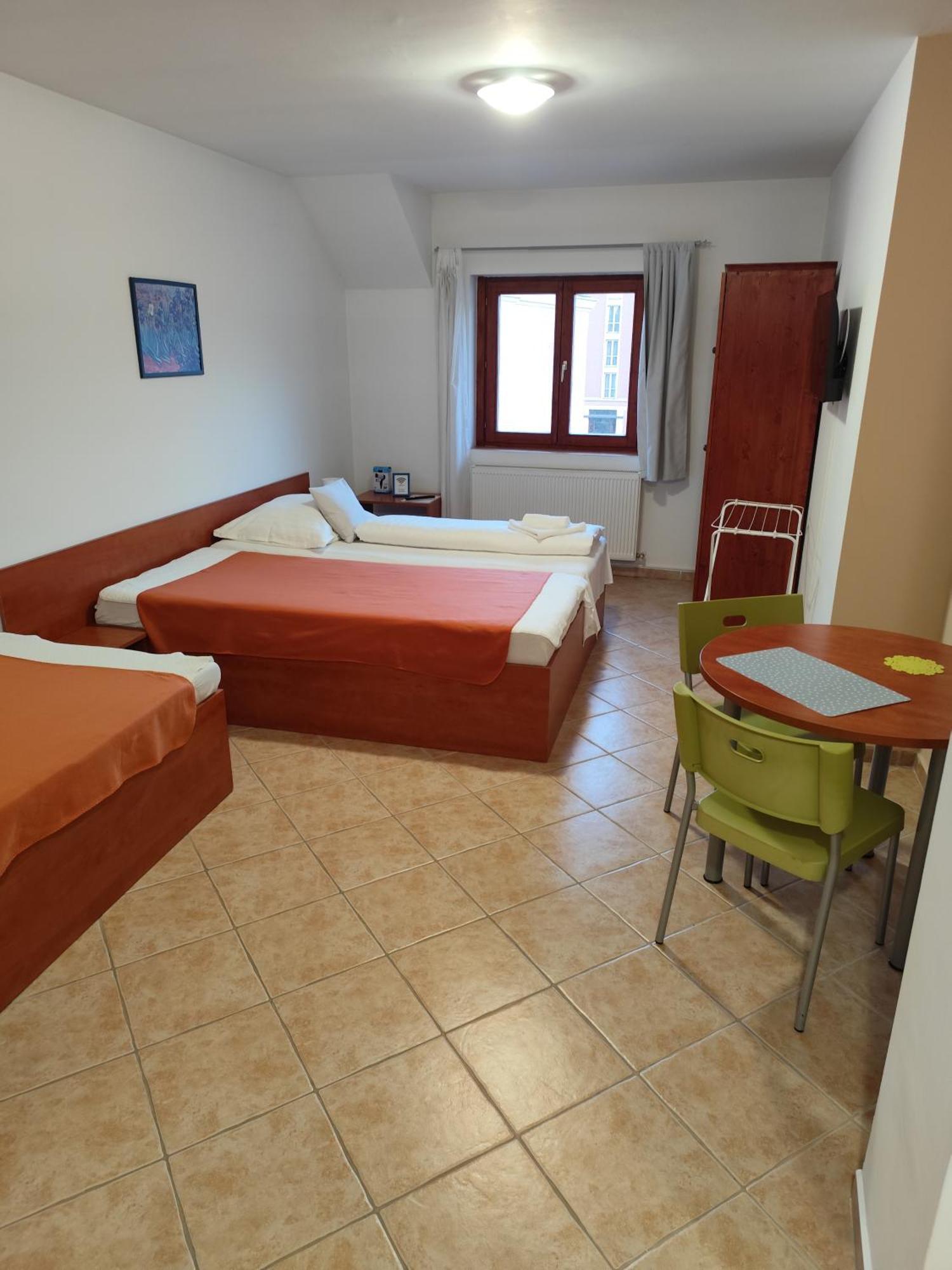 Szent Kristof Apartmanhotel Залаэгерсег Экстерьер фото